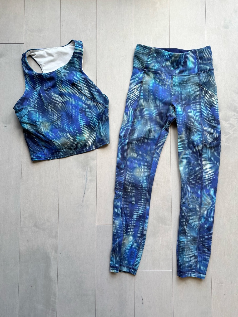 Lululemon outfit size 2-4